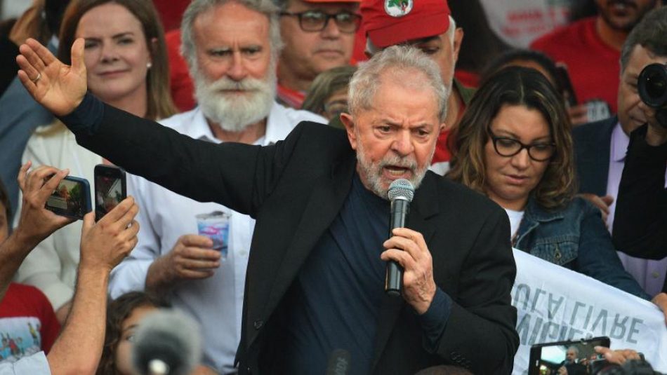 Lula pide a los brasileños que sigan con lucha para cambiar el país