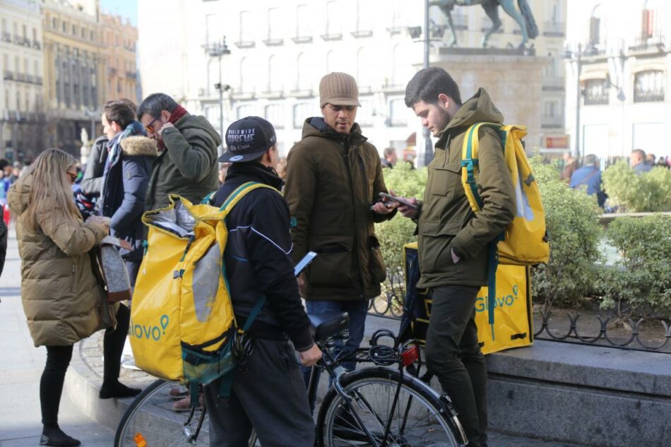 Un tribunal de Madrid dictamina que los “riders” de Glovo son trabajadores por cuenta ajena