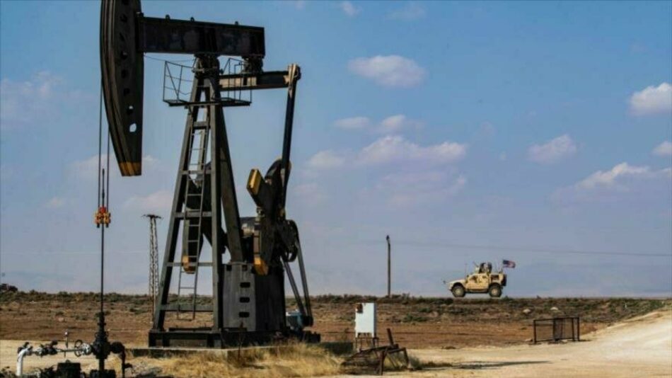 Congresista tacha de robo el control de EEUU de petróleo en Siria