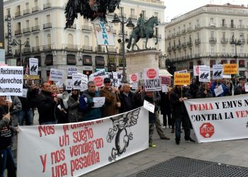 La asociación de afectados y la FRAVM piden a la Comunidad de Madrid la recuperación inmediata de las viviendas del IVIMA vendidas a Azora-Goldman Sachs