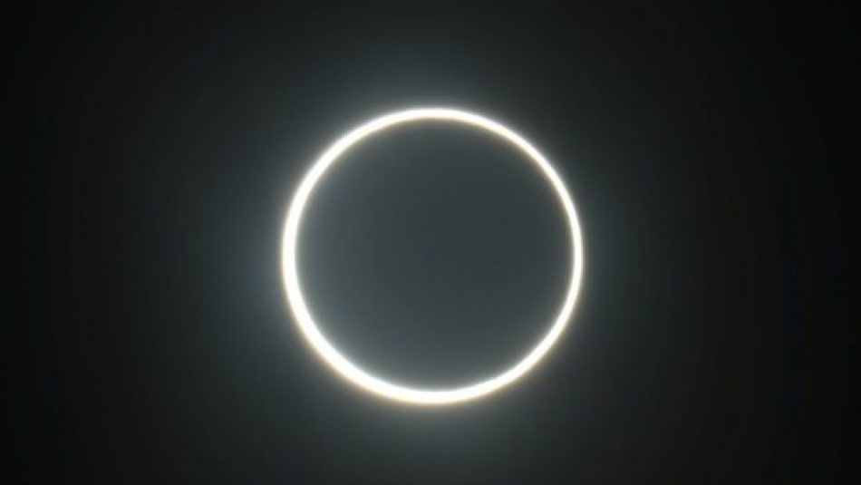 Millones de personas observan último eclipse solar de 2019
