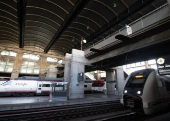 Un 41,2% de los trabajadores sin carta de servicios mínimos secundan la huelga en RENFE y ADIF