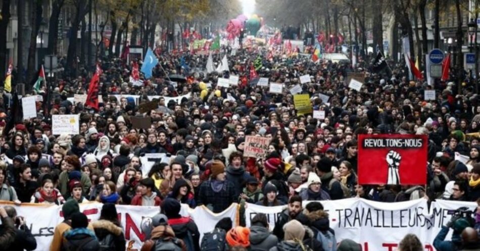 Francia se echa a las calles: éxito masivo del paro contra la reforma de las pensiones de Macron