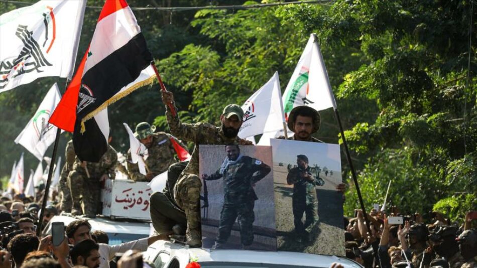 Manifestantes atacan la embajada de Estados Unidos en Bagdad en las protestas contra el bombardeo a las fuerzas populares