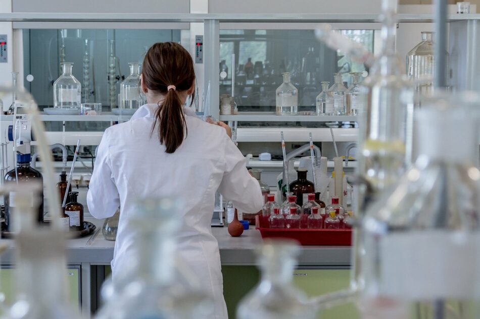El sector químico duplica el ritmo de crecimiento del índice general de la Industria Española