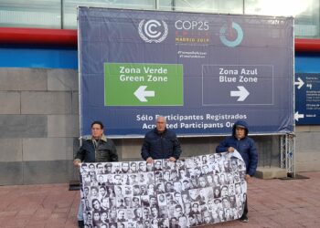 Colectivos memorialistas informan a los asistentes a #CumbreDelClima sobre el desmantelamiento del memorial del Cementerio Este