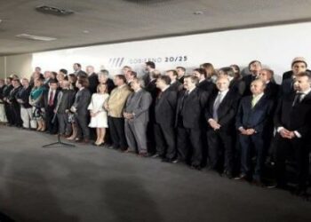 La internacional capitalista en el gabinete de la Coalición Multicolor de Lacalle