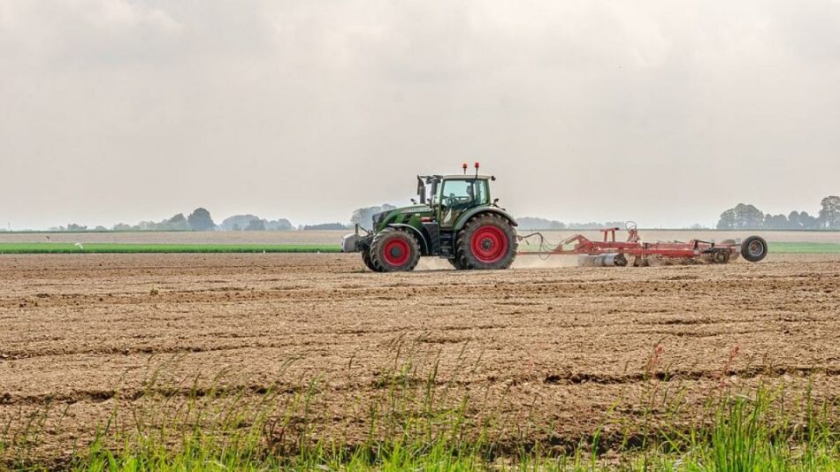 Los datos contradicen que la subida del salario mínimo haya provocado un aumento del paro en el sector agrario de Extremadura