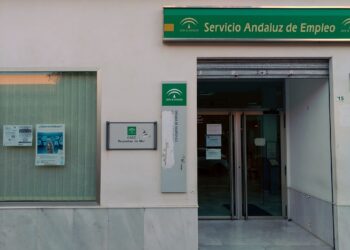 IUTDEQ lleva al parlamento andaluz la crítica situación de los centros de salud de Roquetas