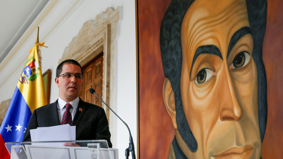 Jorge Arreaza condena declaraciones de Macron contra Venezuela