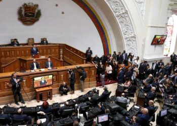 Luis Parra asume el liderazgo de la Asamblea Nacional de Venezuela en confrontación con Juan Guaidó