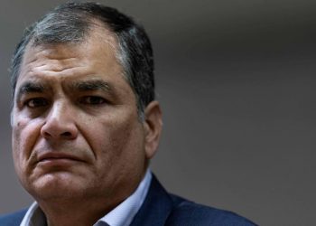 Correa califica de “persecución política” el juicio en su contra