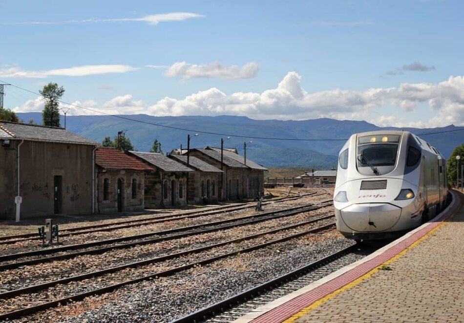 ADIF y RENFE abandonan a más de 500.000 usuarios del ferrocarril