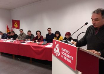 Enrique Santiago traslada a trabajadores de las grandes empresas consumidoras de energía el “total compromiso” de Unidas Podemos para sacar adelante el estatuto que beneficiará al sector