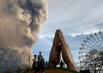 Masivas evacuaciones en Filipinas tras erupción de volcán Taal