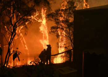 Australia evacúa a miles de personas por los incendios