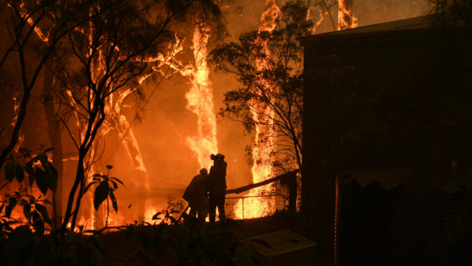 Australia evacúa a miles de personas por los incendios