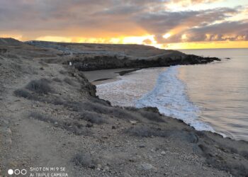 Playa mujeres (Canarias)… más cemento, más destrozo
