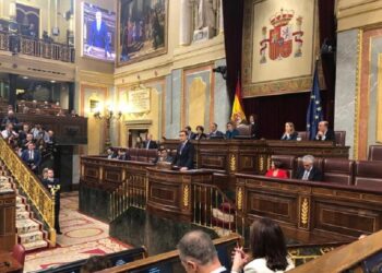 Comienza el debate de investidura marcado por la inhabilitación de Torra por la JEC