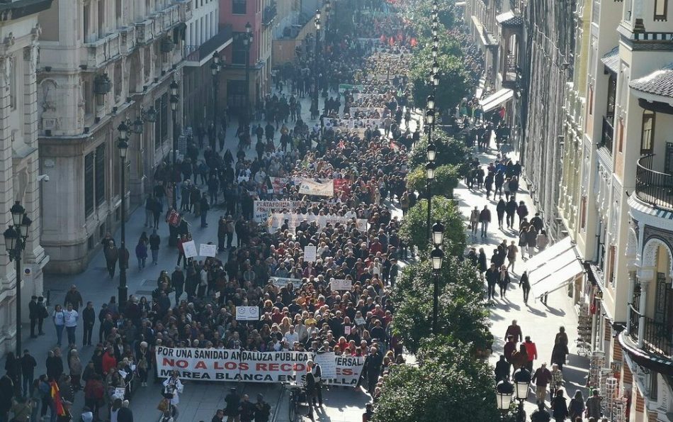 La Marea Blanca inunda las calles de las principales ciudades de Andalucía