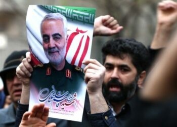 El pueblo irani se vuelca a las calles para recibir los restos del luchador mártir Soleimani