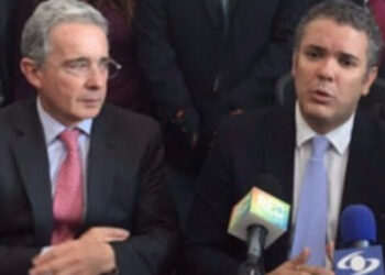 Iván Duque: obediente sin caUSA