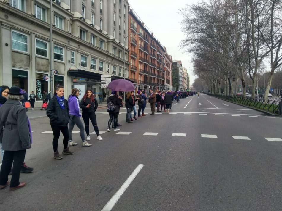 La Cadena Feminista rodea el centro de Madrid