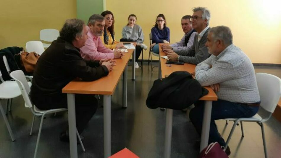 Encuentro entre IU Sevilla y CC.OO Justicia para analizar la situación de los Registros Civiles y Juzgados de Paz de la capital andaluza