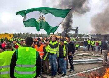 Adelante Andalucía pide regulación de precios y fomento del comercio local para salvar a los agricultores andaluces