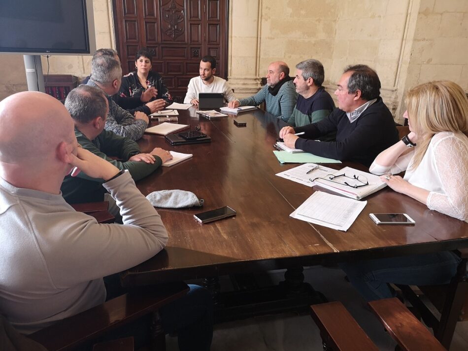 Adelante Sevilla denuncia “el oscurantismo y la falta de diálogo” del gobierno municipal en el Área de Recursos Humanos