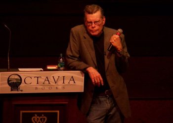 El escritor estadounidense Stephen King da el portazo a Facebook por desinformación