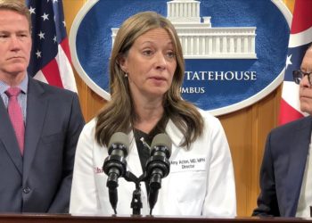 Dra. Amy Acton: «al menos el 1% de la población de Ohio tiene el coronavirus, alrededor de 100,000 personas»