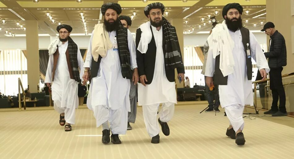Los talibanes cantan victoria tras 19 años de guerra en Afganistán