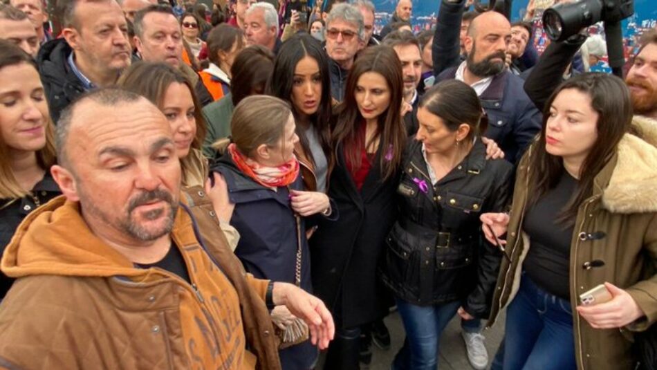 Miembros de Ciudadanos abandonan la manifestación feminista del 8M tras ser increpados: «fuera fascistas, idos con Vox»