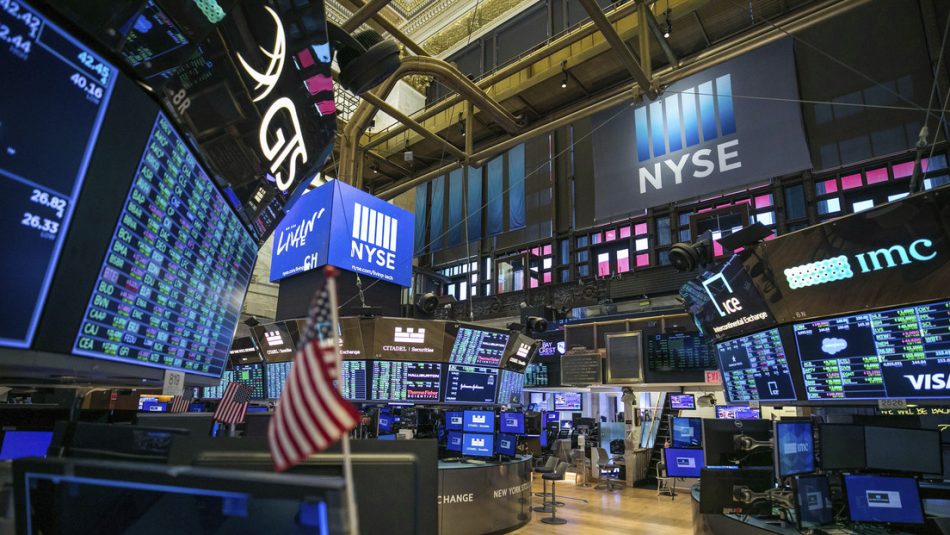 Wall Street se desploma después de que EE.UU. se convirtiera en el país con mayor número de infectados con coronavirus