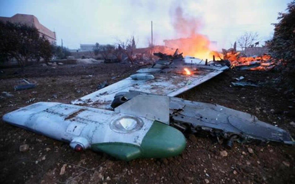 Fuerzas turcas derriban dos aviones sirios en Idlib