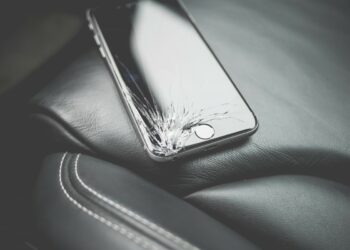 Cuándo es conveniente reparar la pantalla de un teléfono móvil
