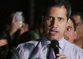 Venezuela anuncia la detención de una persona que habría fingido un ataque al opositor Guaidó