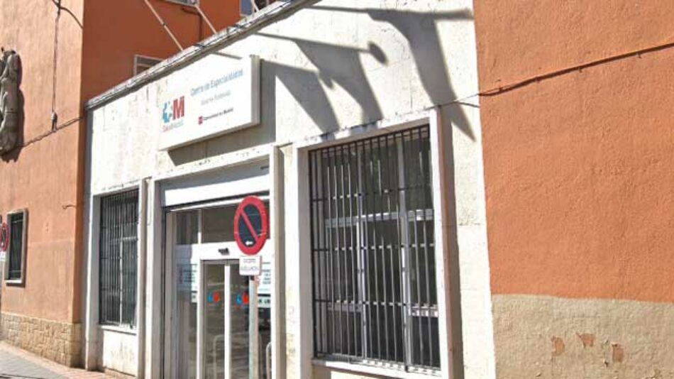 El personal sanitario y la vecindad se oponen con rotundidad al cierre de uno de los centros de salud de Vallecas clave en la lucha contra el Covid-19