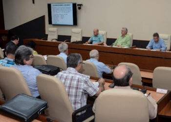 Ante el COVID-19, Díaz-Canel convoca a intensificar las medidas y a seguir trabajando con el pueblo