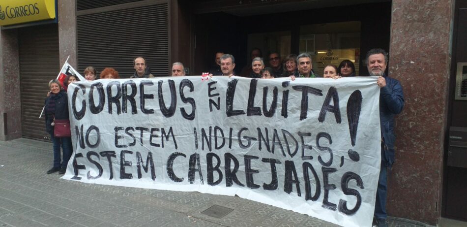 Primer día de la huelga parcial indefinida en Correos de Barcelona