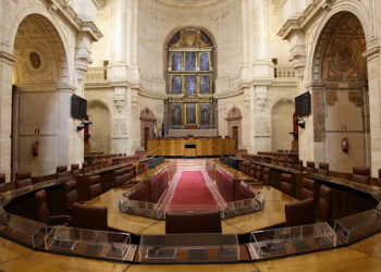 Adelante Andalucía pide a Moreno Bonilla que de la cara en el Parlamento y explique su gestión de la crisis del coronavirus