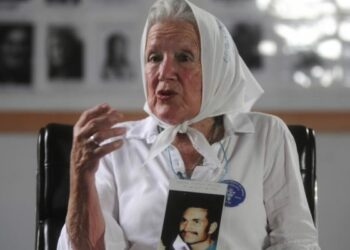 Las Madres de Plaza de Mayo recuerdan 43 años de historia: Testimonio de Nora Cortiñas