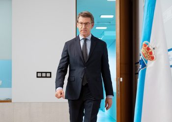 Crisis del coronavirus: Alberto Núñez Feijóo no da la cara en el Parlamento de Galicia mientras utiliza a diario la televisión pública como medio de propaganda electoral