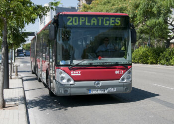 Compromís propondrá prorrogar por ley el transporte público gratuito a los jóvenes