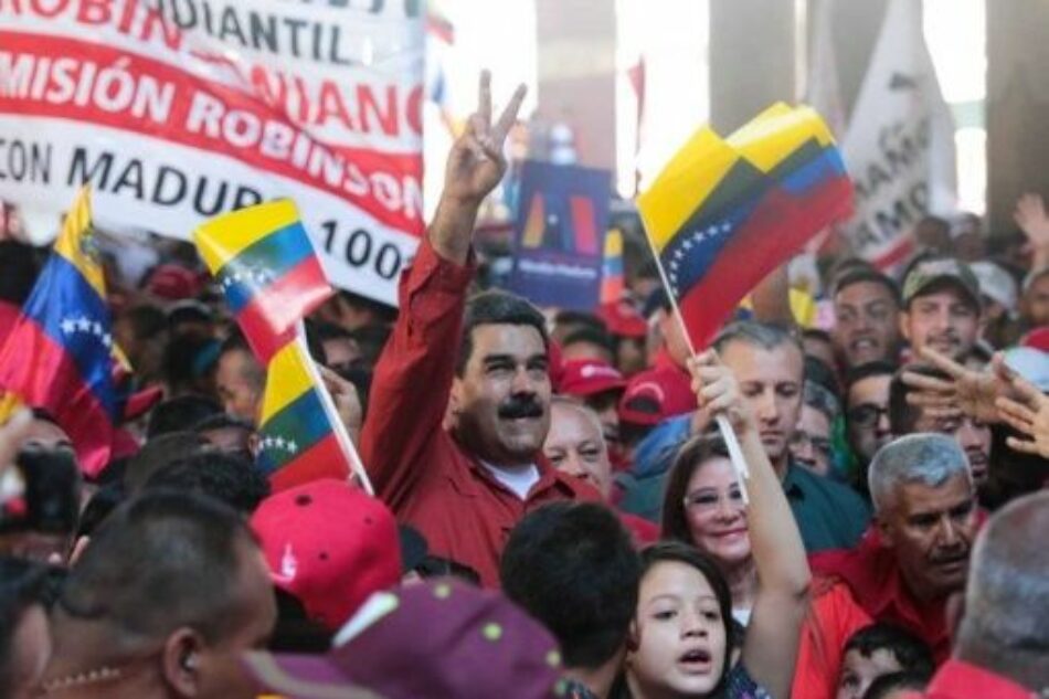 Lucha sin cuartel en defensa del presidente Maduro: de corazón