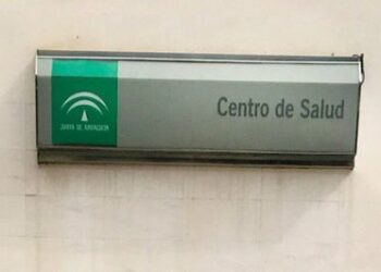 Más de 60 entidades piden a la Junta y al Parlamento andaluz que se mantengan abiertos los centros de salud y que se refuercen los Servicios Sociales