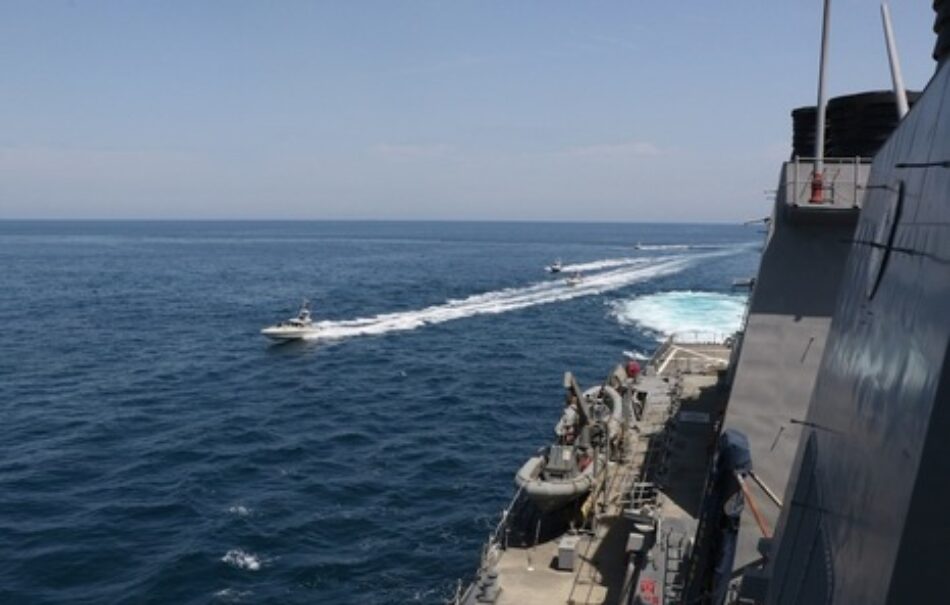 Irán: Advierte a EEUU que atacará sus buques si amenazan la seguridad del país