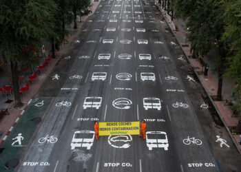 Greenpeace demanda a los ayuntamientos que habiliten más espacio en las calles para peatones, ciclistas y autobuses frente al COVID19