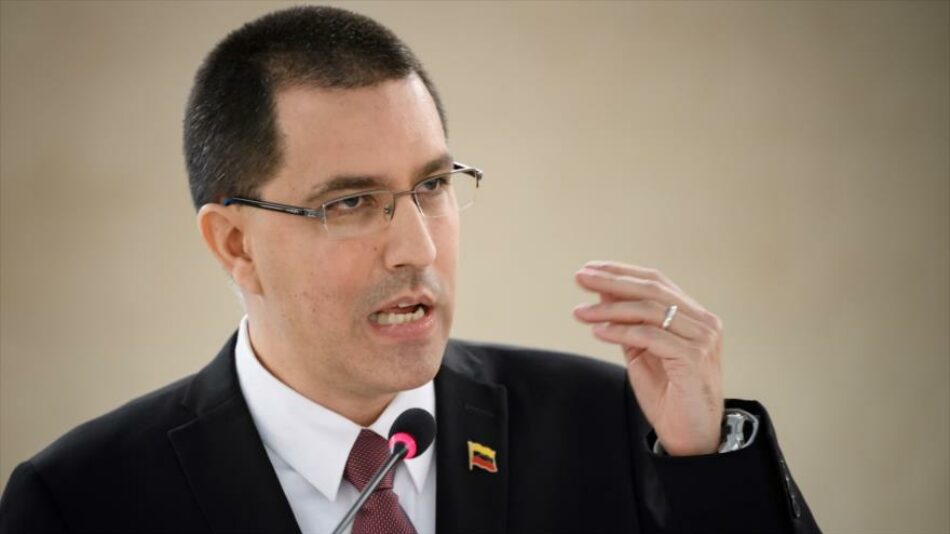 Arreaza carga contra EEUU por perseguir buques con crudo venezolano